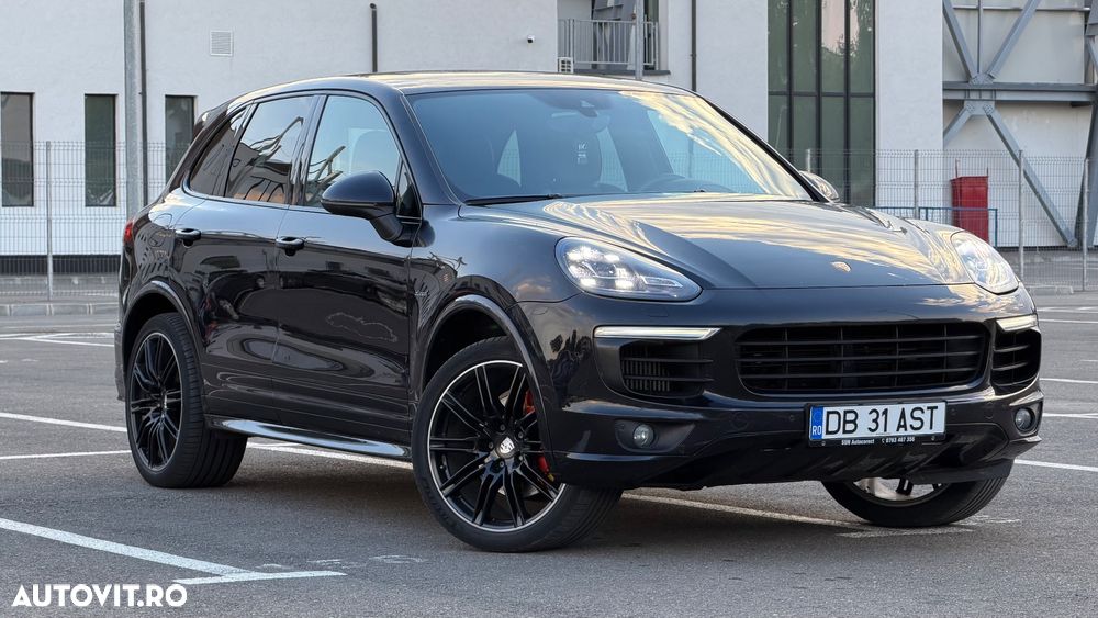Porsche Cayenne 3.0 L - 1