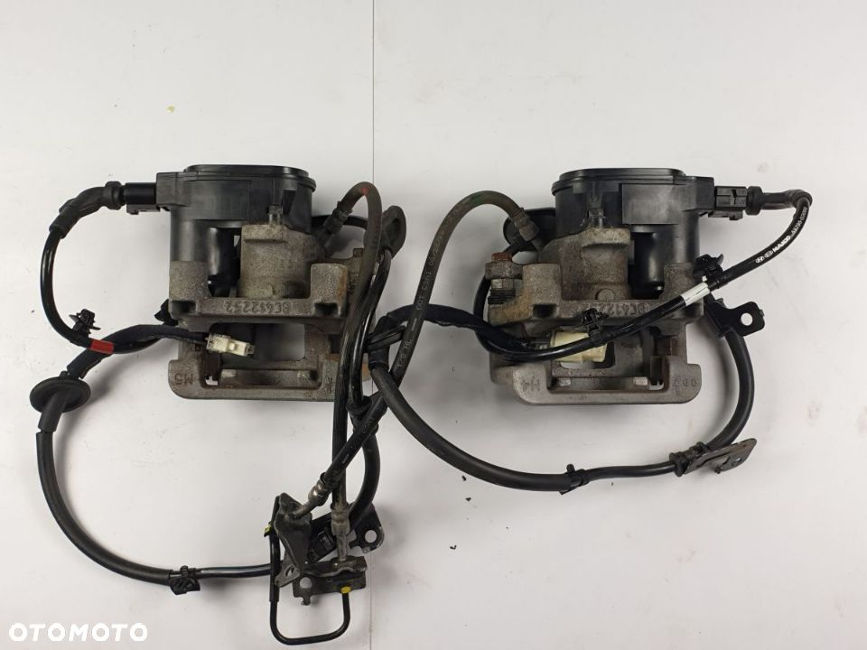 Zacisk Hamulcowy Tył Prawy i Lewy HYUNDAI TUCSON 1.6T 4x4 2015 2020 r - 4