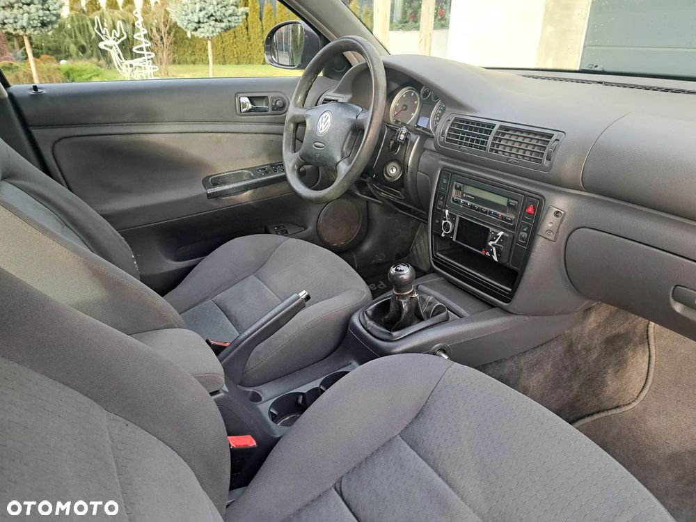 Volkswagen Passat - 13