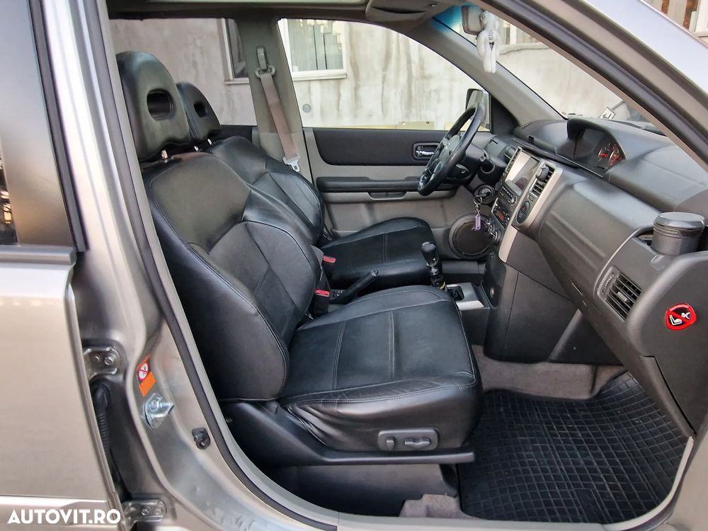 Nissan X-Trail 2.2 dCi 4x4 DPF Elegance - 8