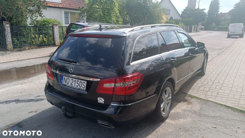 Mercedes-Benz Klasa E 220 CDI DPF BlueEFFICIENCY Elegance - 4