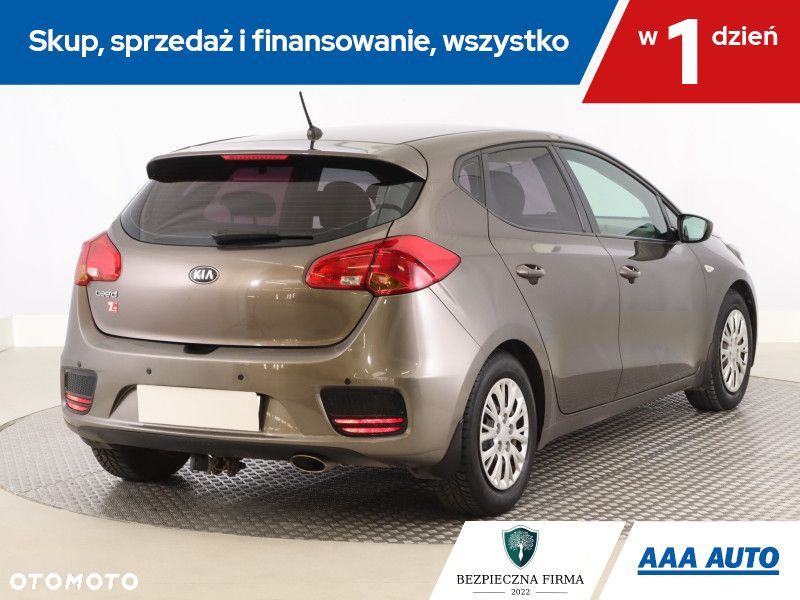 Kia Ceed - 7