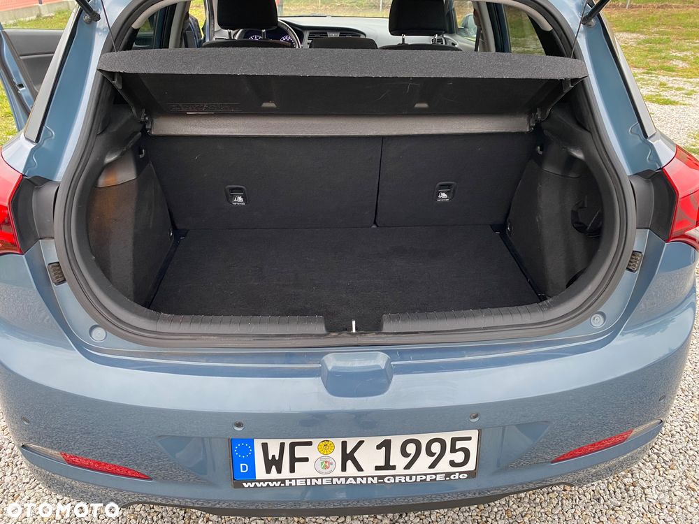 Hyundai i20 1.4 YES Gold - 26