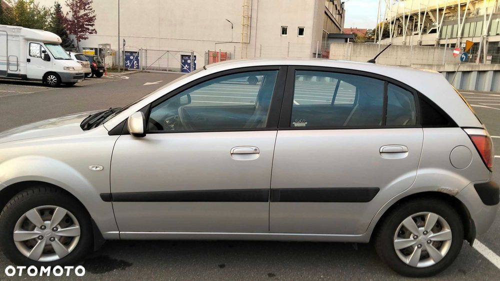Kia Rio - 3