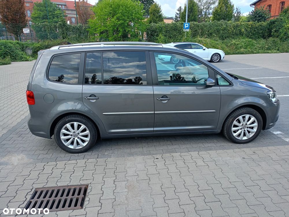 Volkswagen Touran 1.6 TDI DPF Highline DSG - 4