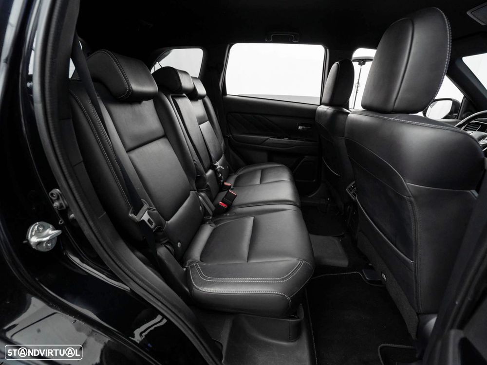 Mitsubishi Outlander 2.4 Instyle - 36