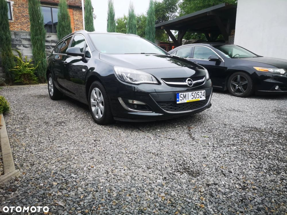 Opel Astra 1.4 Turbo Exklusiv - 2