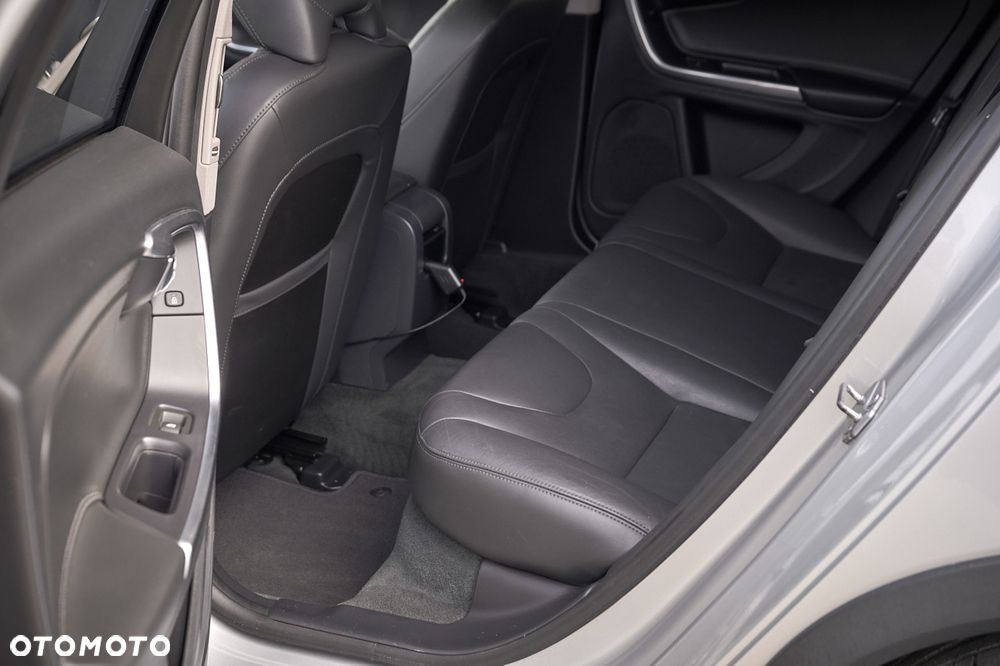 Volvo V60 D3 Geartronic Momentum - 21