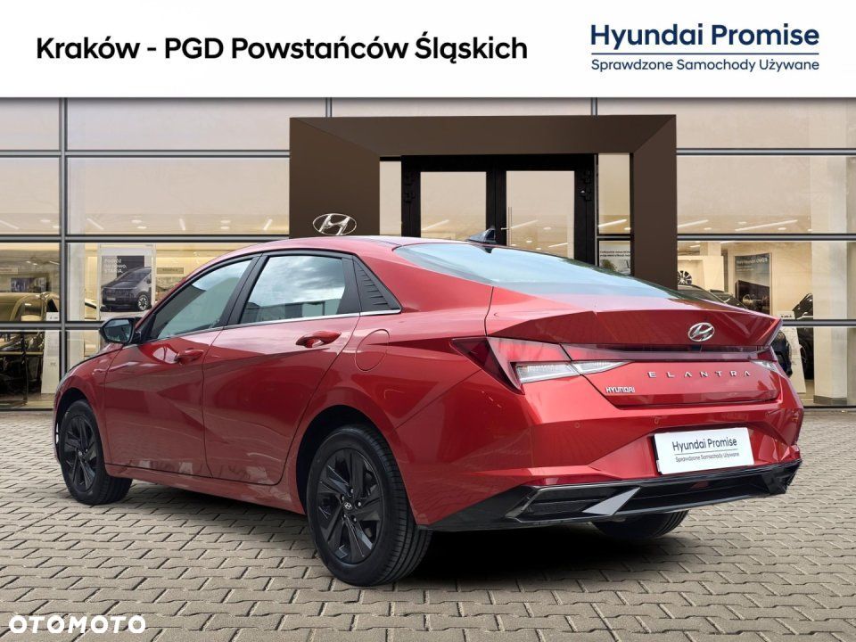 Hyundai Elantra - 4