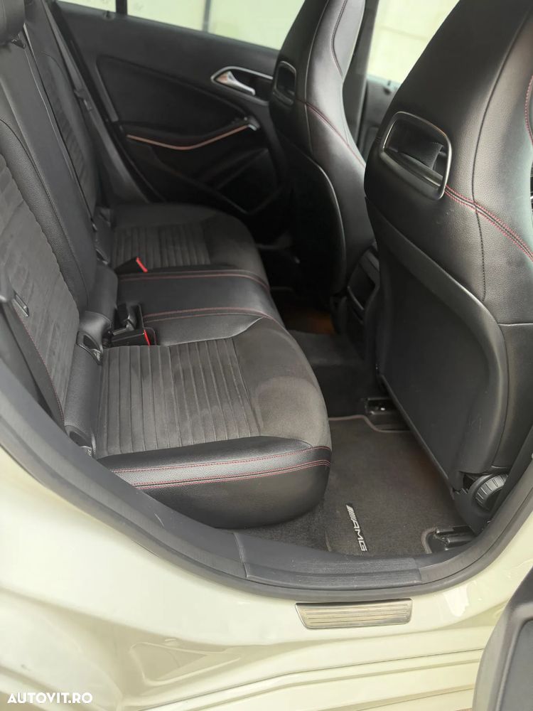 Mercedes-Benz CLA 180 AMG Line - 16