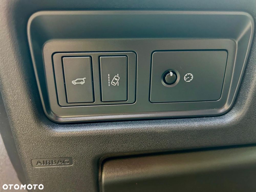 Land Rover Discovery Sport 2.0 TD4 Special Edition - 25