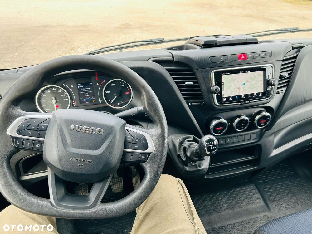 Mercedes-Benz Sprinter - 20