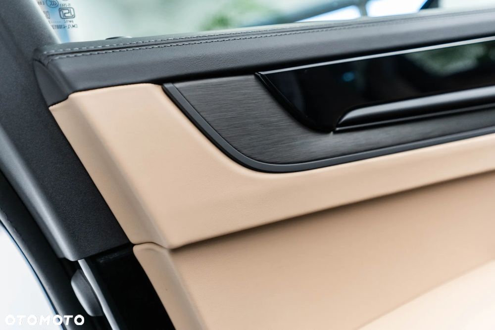 Porsche Cayenne E-Hybrid PHEV Black Edition - 26