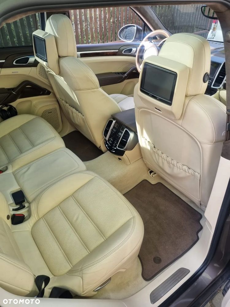 Porsche Cayenne - 18