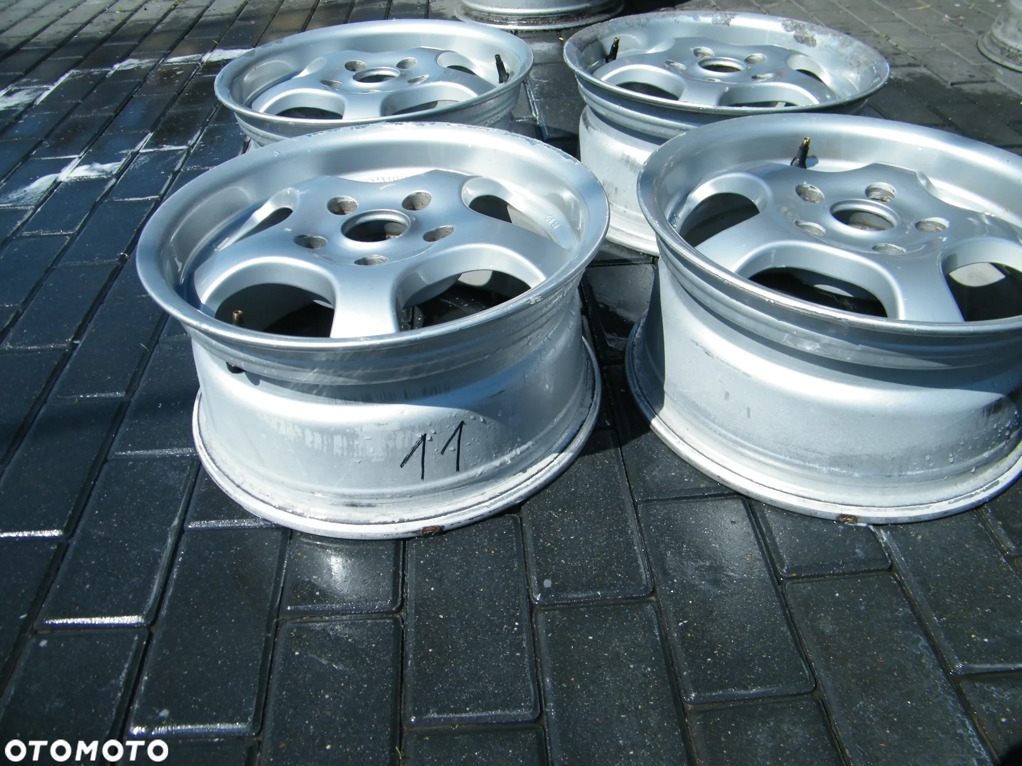 Felgi aluminiowe alufelgi komplet 5x120 ET35 / 7J x 15 otwór 72 - 6
