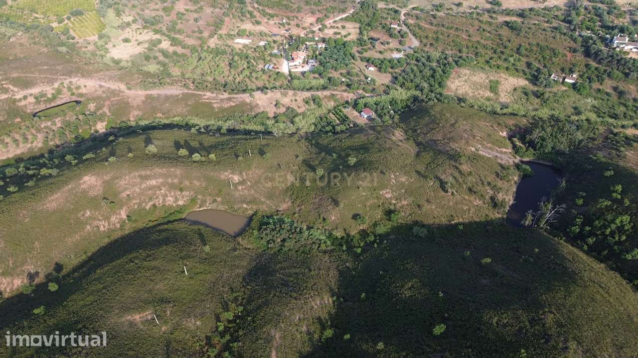 Terreno rústico com 43.600 m² – Sítio do Seixal, São Bartolomeu de Mes - Grande imagem: 2/5