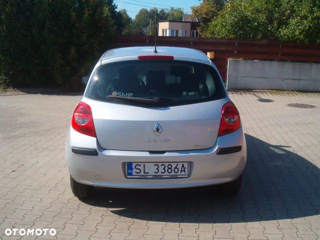 Renault Clio - 7
