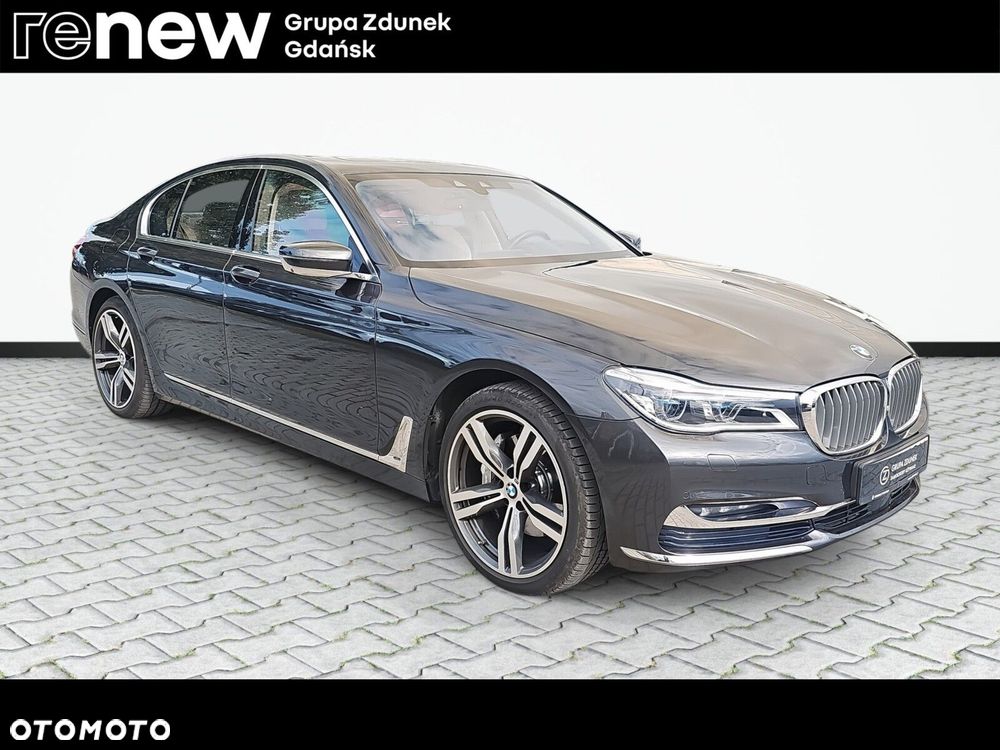 BMW Seria 7 - 38