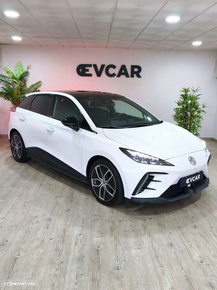 MG MG4 64 kWh Luxury - 2