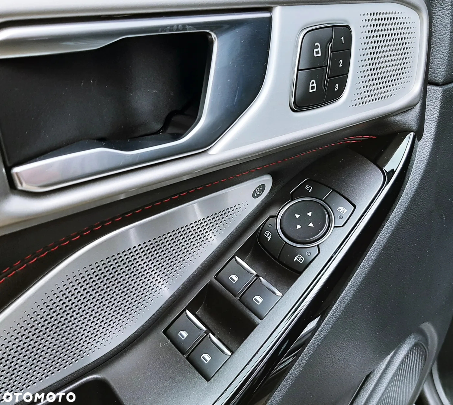 Ford Explorer 3.0 EcoBoost PHEV 4WD ST-Line - 36