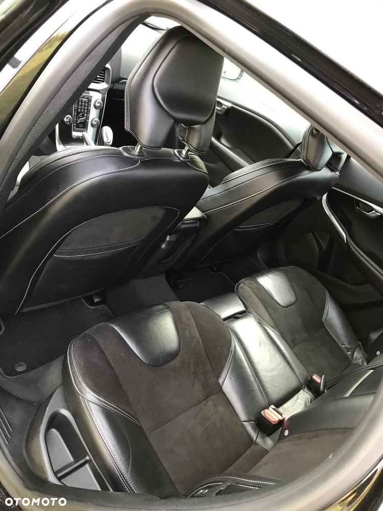 Volvo V40 D2 R-Design - 8