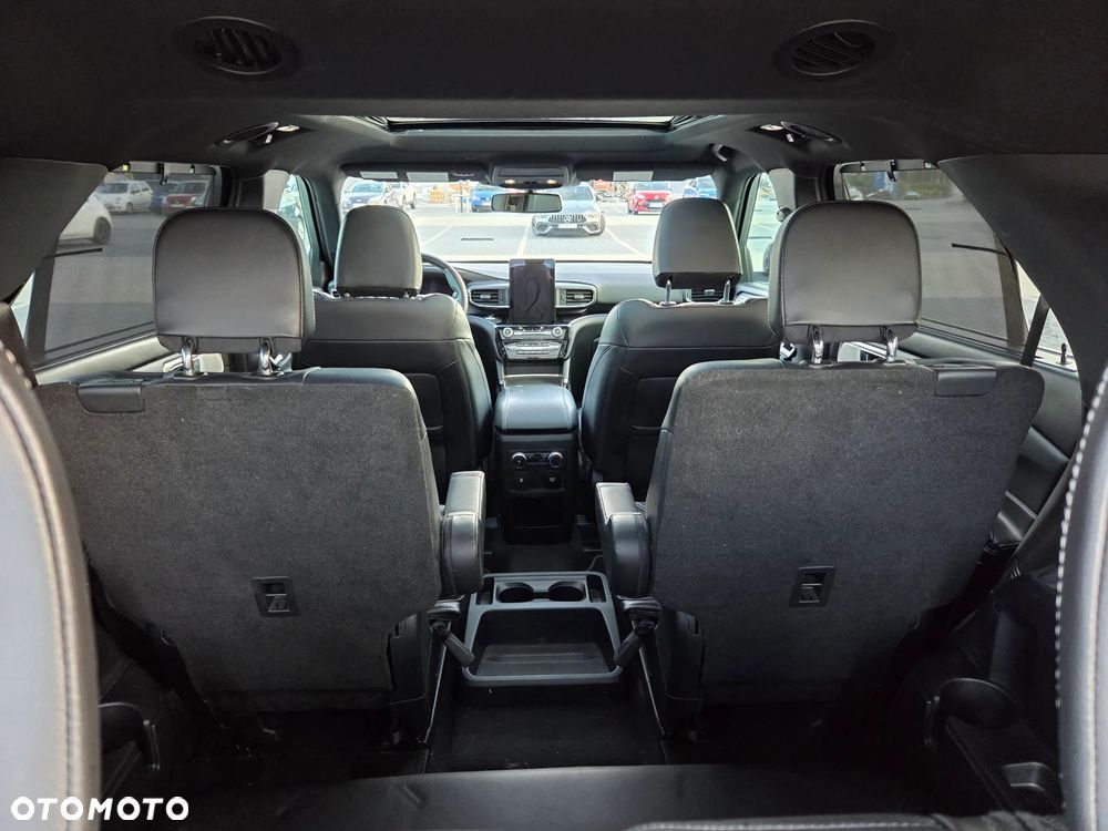 Ford Explorer - 25