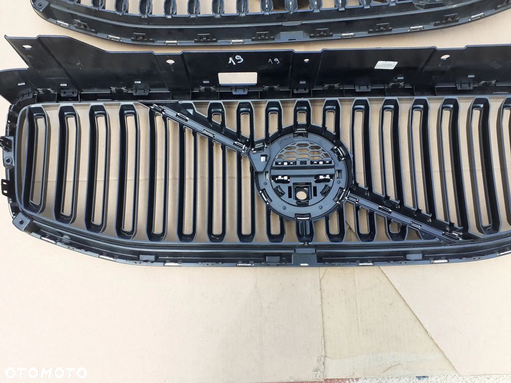 Volvo XC60II Grille Atrapy Chłodnicy - 14