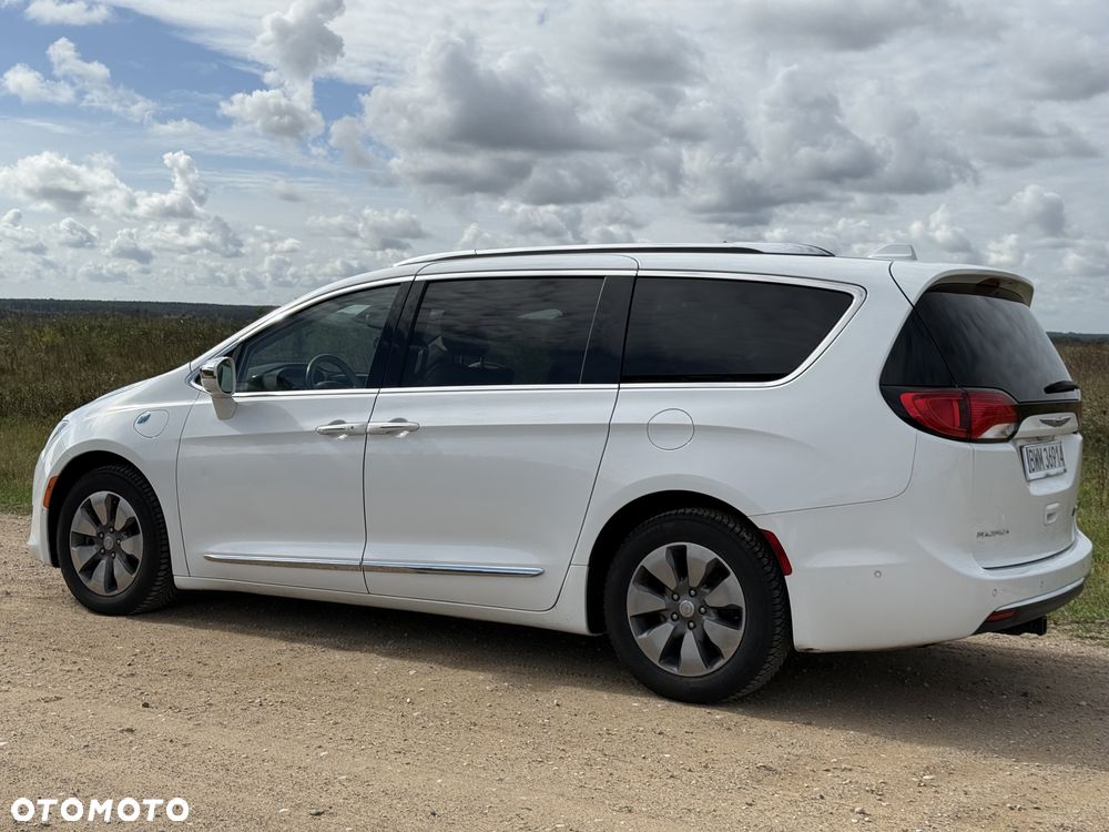 Chrysler Pacifica - 10