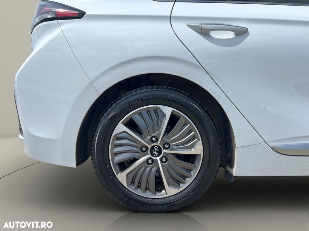 Hyundai IONIQ 1.6 141CP Exclusive - 38