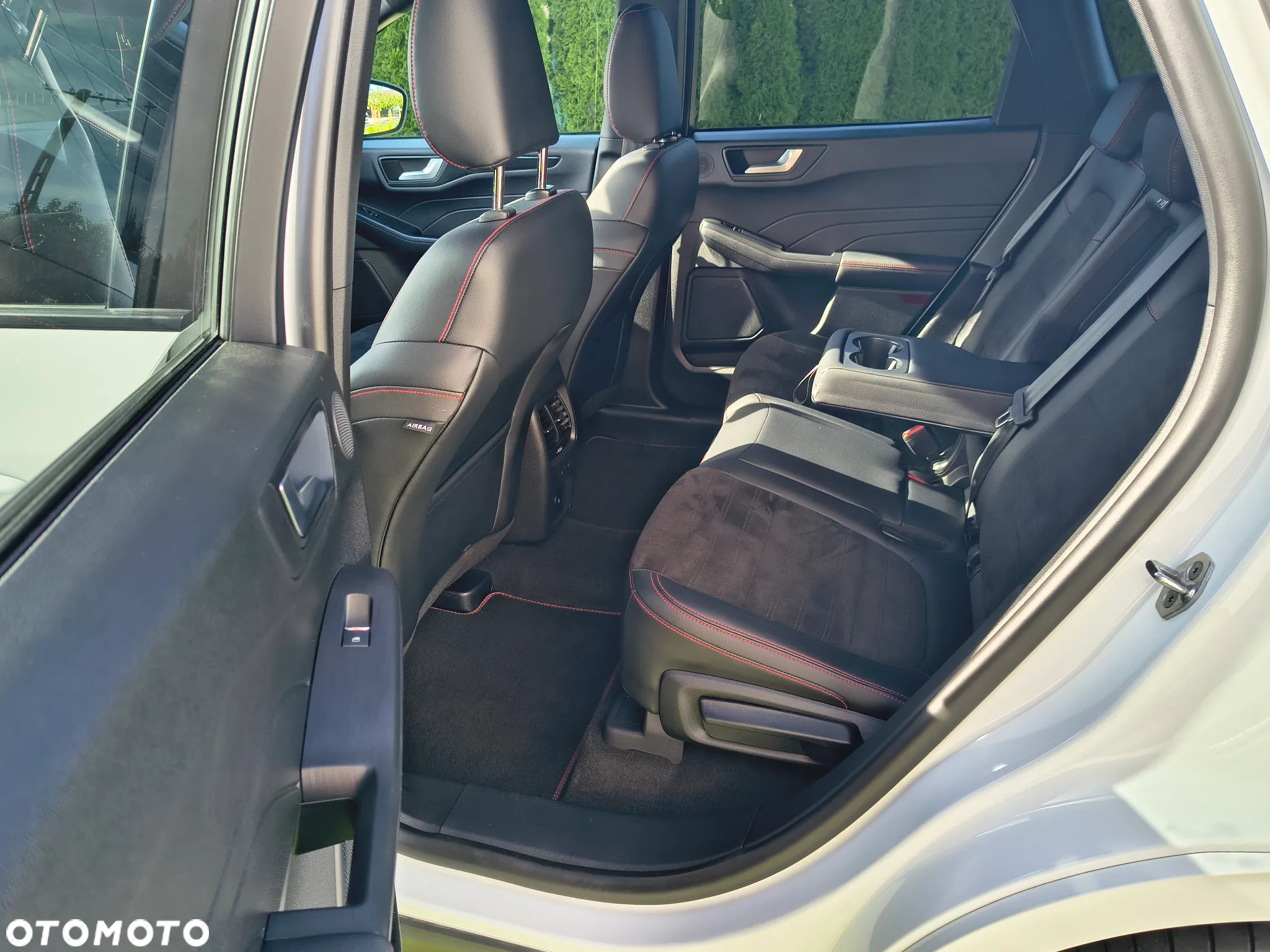 Ford Kuga 2.5 Duratec PHEV ST-LINE X - 24