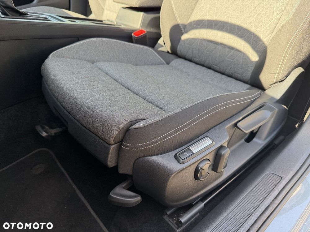 Volkswagen Passat - 13