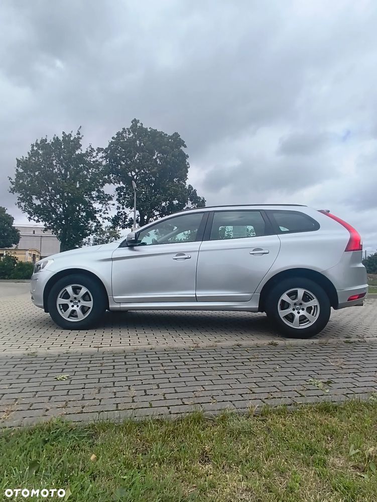 Volvo XC 60 D3 R-Design - 4