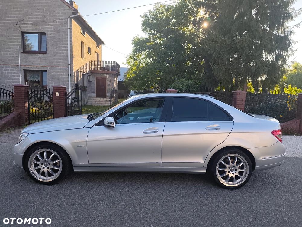 Mercedes-Benz Klasa C 180 CGI BlueEff Elegance - 5