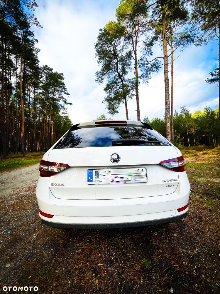 Skoda Superb 2.0 TDI 4x4 Ambition DSG - 4