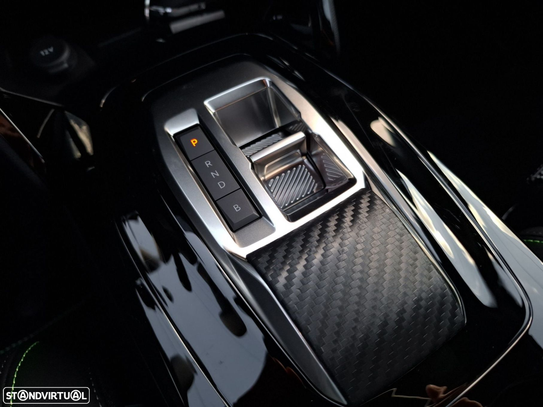 Peugeot e-2008 54 kWh GT - 18