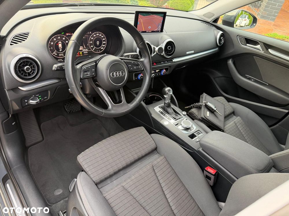 Audi A3 Sportback 40 e-tron S tronic design - 5