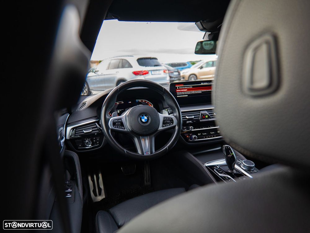 BMW 520 d Pack Desportivo M Auto - 26