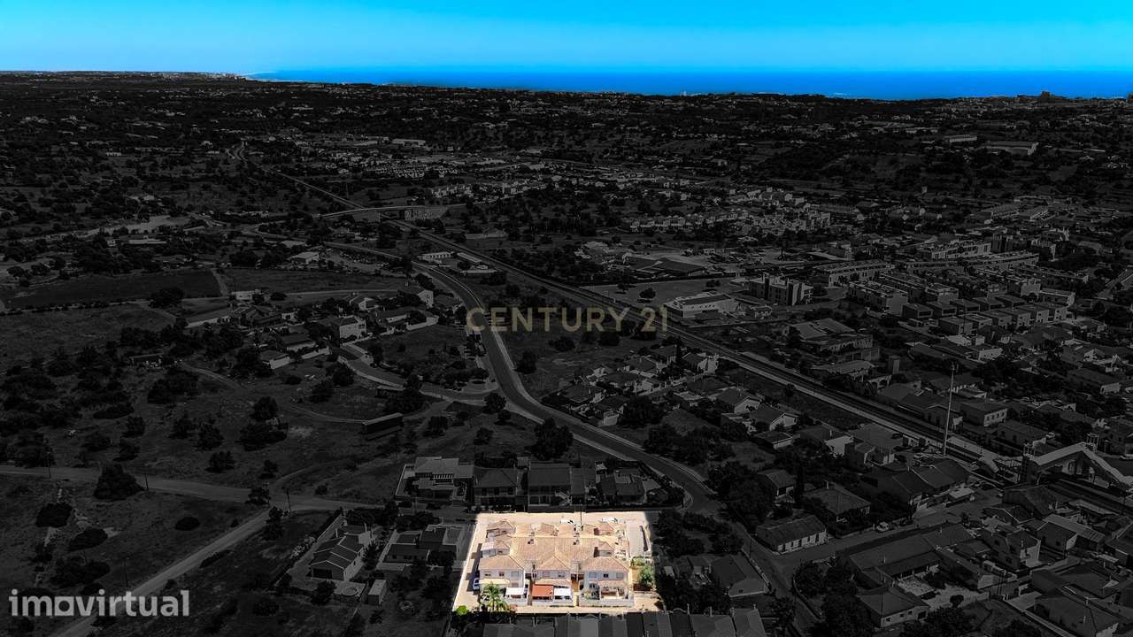 Moradia T2 com Garagem e Logradouro - Ferreiras, Albufeira - Grande imagem: 3/40
