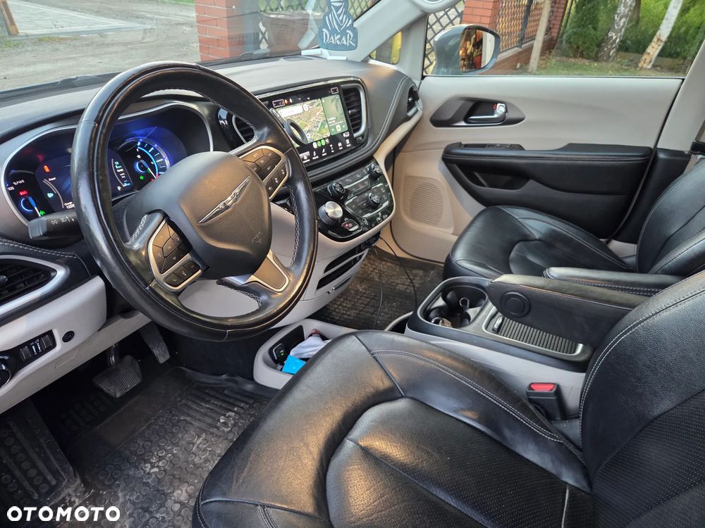 Chrysler Pacifica - 19