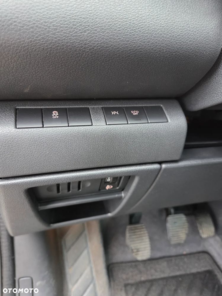 Peugeot 3008 1.2 PureTech GPF Allure S&S - 28