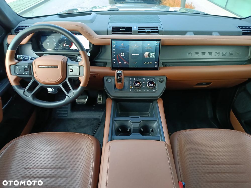 Land Rover Defender - 23