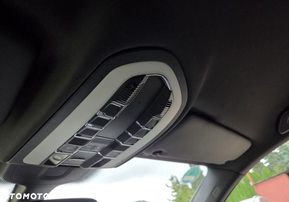 Porsche Cayenne Platinum Edition - 36