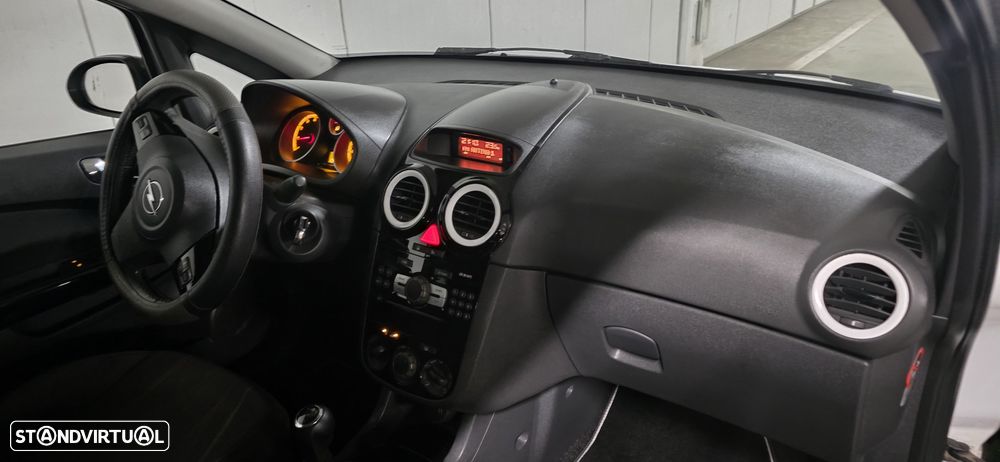 Opel Corsa 1.2 Black Edition - 9