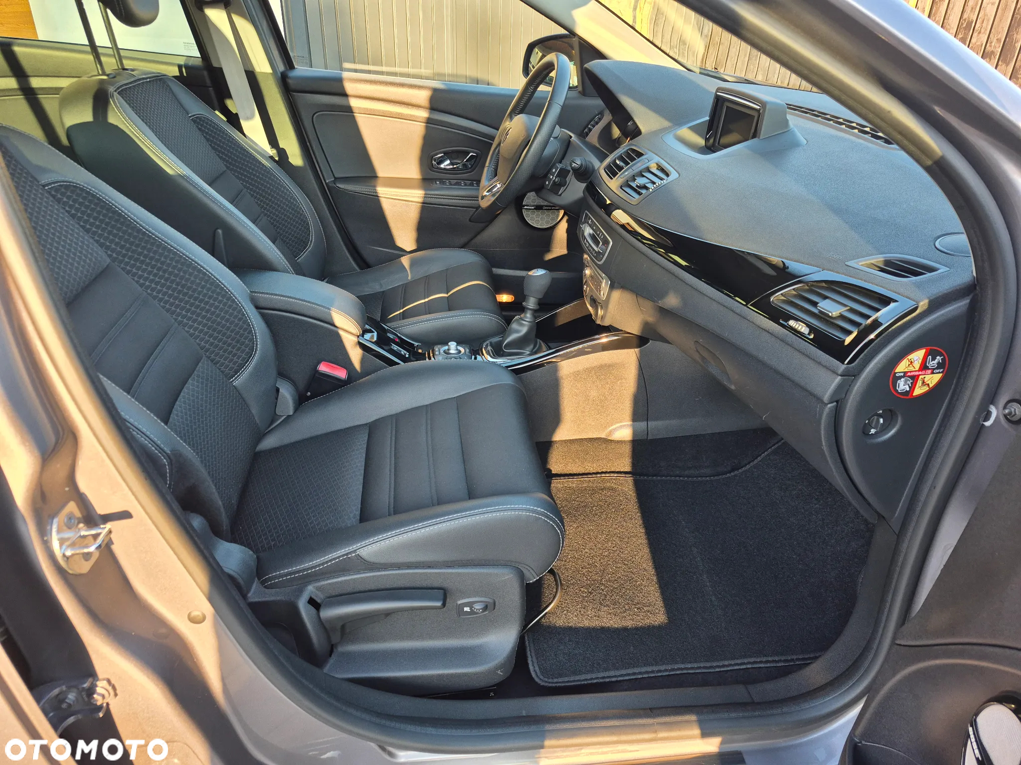 Renault Megane Grandtour ENERGY TCe 130 Start & Stop Bose Edition - 21
