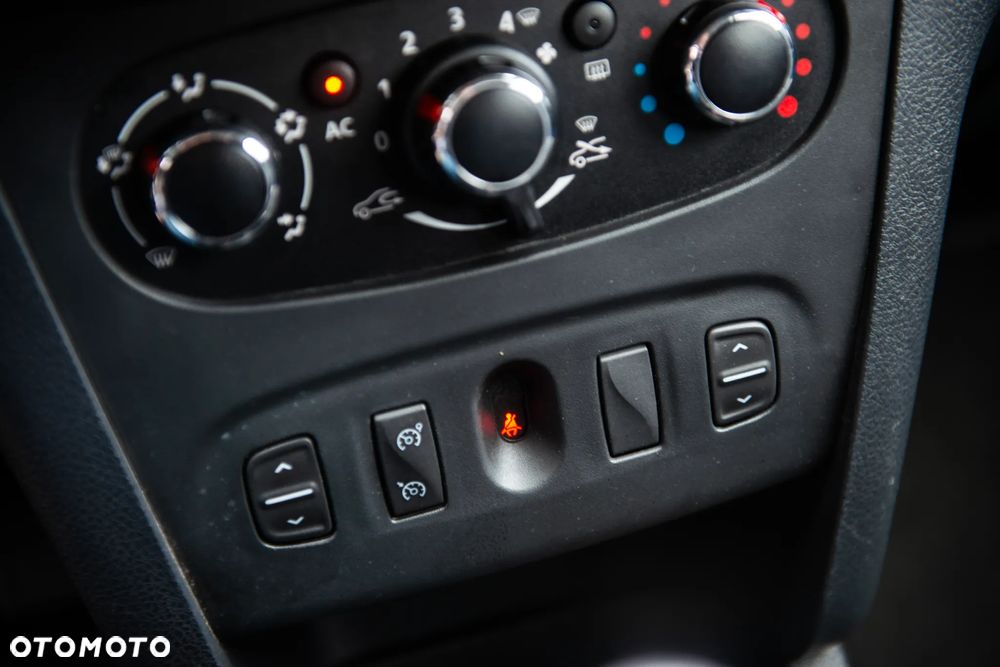 Dacia Sandero TCe 90 Celebration - 31