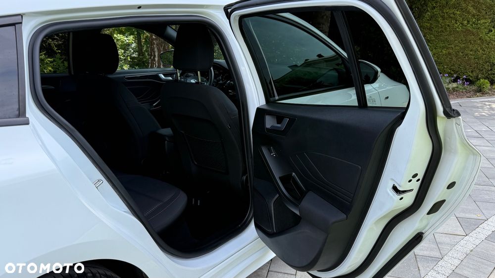 Ford Focus 1.5 EcoBlue Start-Stopp-System ST-LINE DESIGN - 20