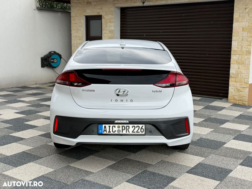 Hyundai IONIQ - 14