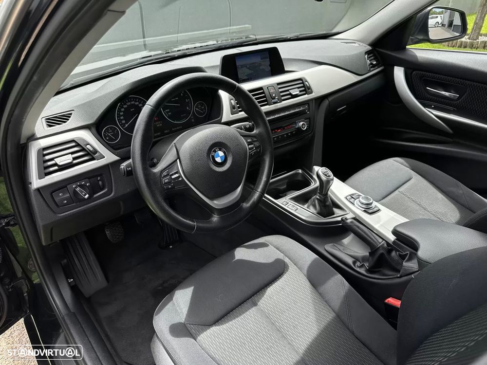 BMW 320 d EfficientDynamics Line Sport - 24