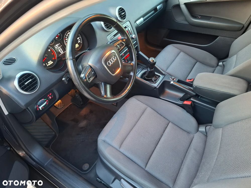 Audi A3 Sportback 1.6 Ambiente - 20