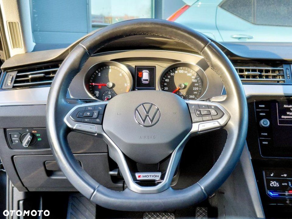 Volkswagen Passat - 15